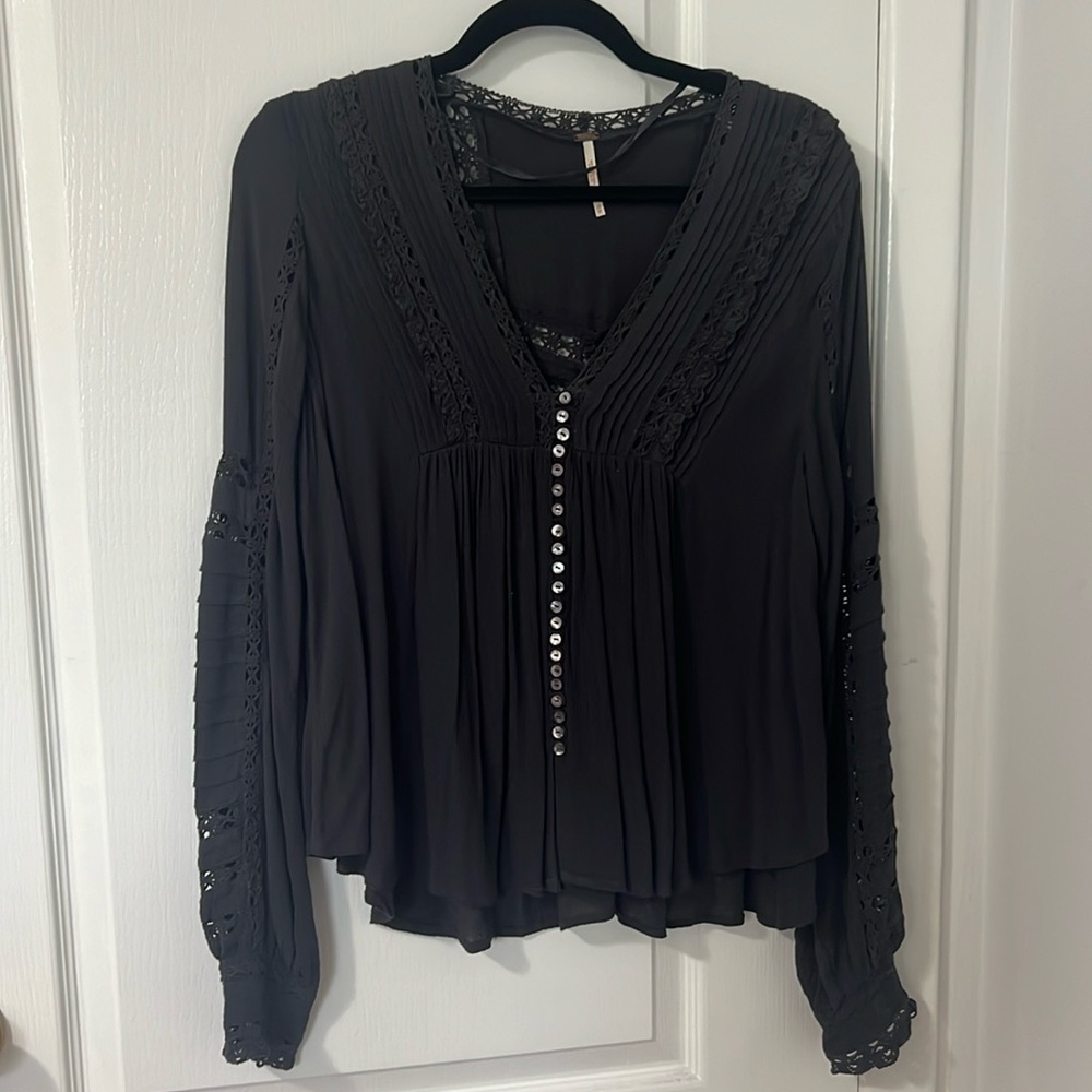 Black longe sleeves blouse